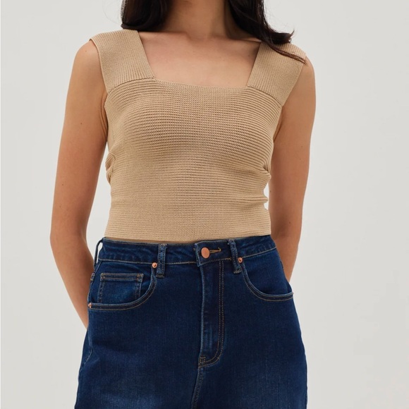 Love Bonito - Febby Knit Reversible Crop Top - Picture 2 of 6